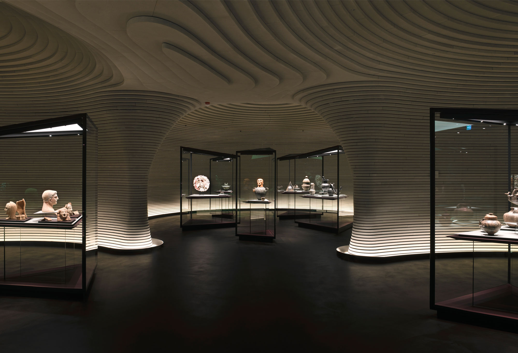 Espace Louis Vuitton Venezia (spazio espositivo d'arte contemporanea)  store, Italy